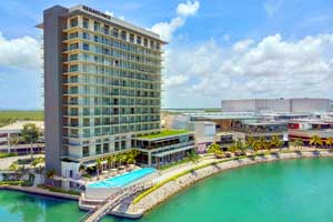 Renaissance Cancun Resort & Marina. An official hotel of the Cancun International Boat Show.