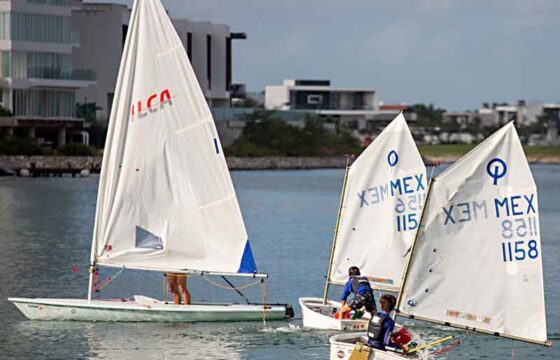 The student regatta at the Cancun International Boat Show
